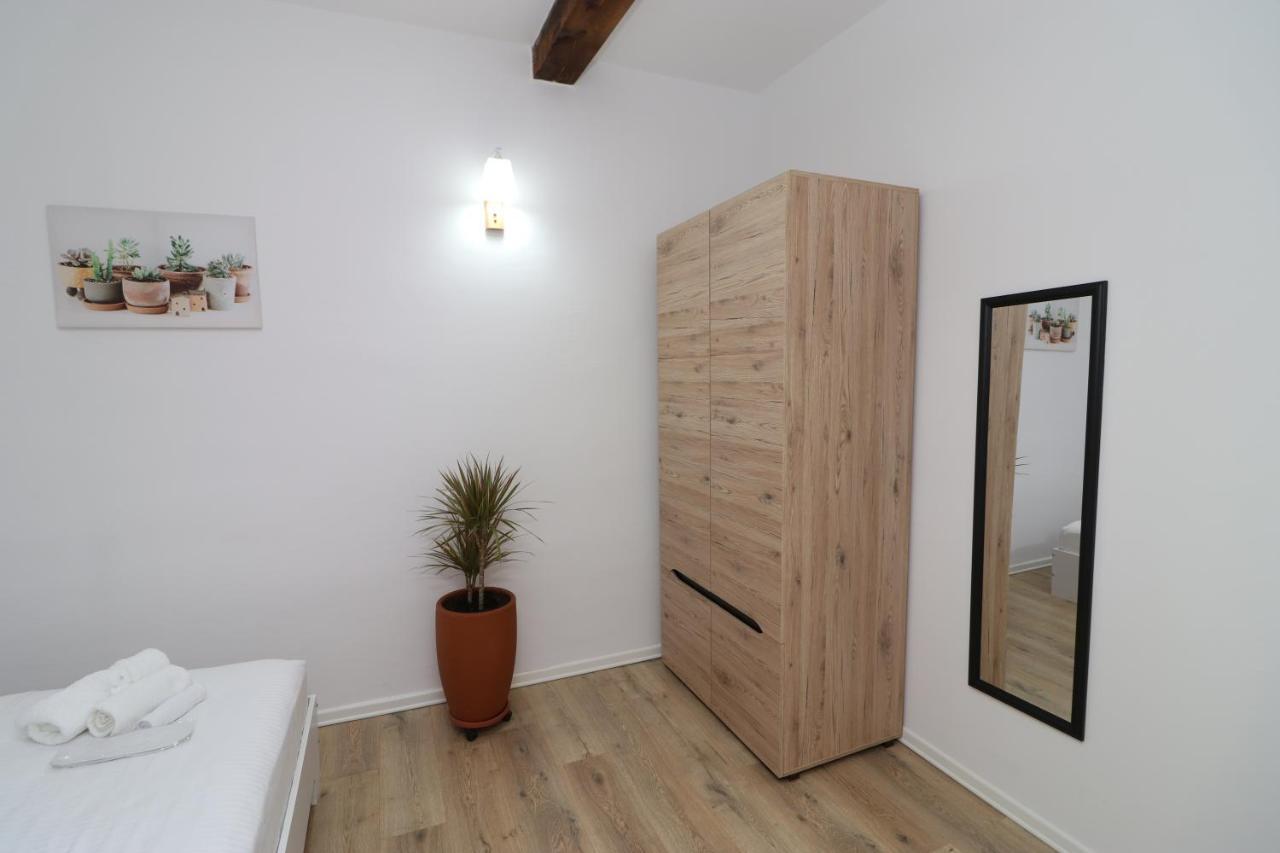 Gaia Acomodação com café da manhã Vlorë Exterior foto