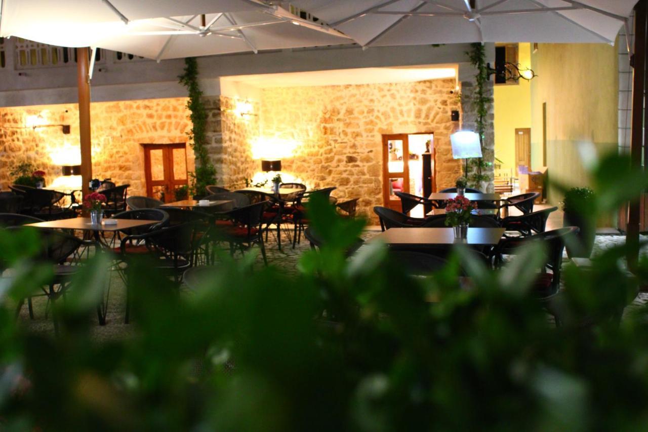 Gaia Acomodação com café da manhã Vlorë Exterior foto
